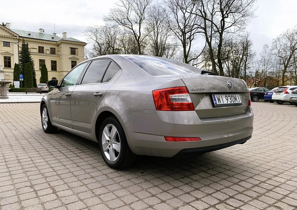 Skoda Octavia cena 29600 przebieg: 209000, rok produkcji 2013 z Strzyżów małe 407